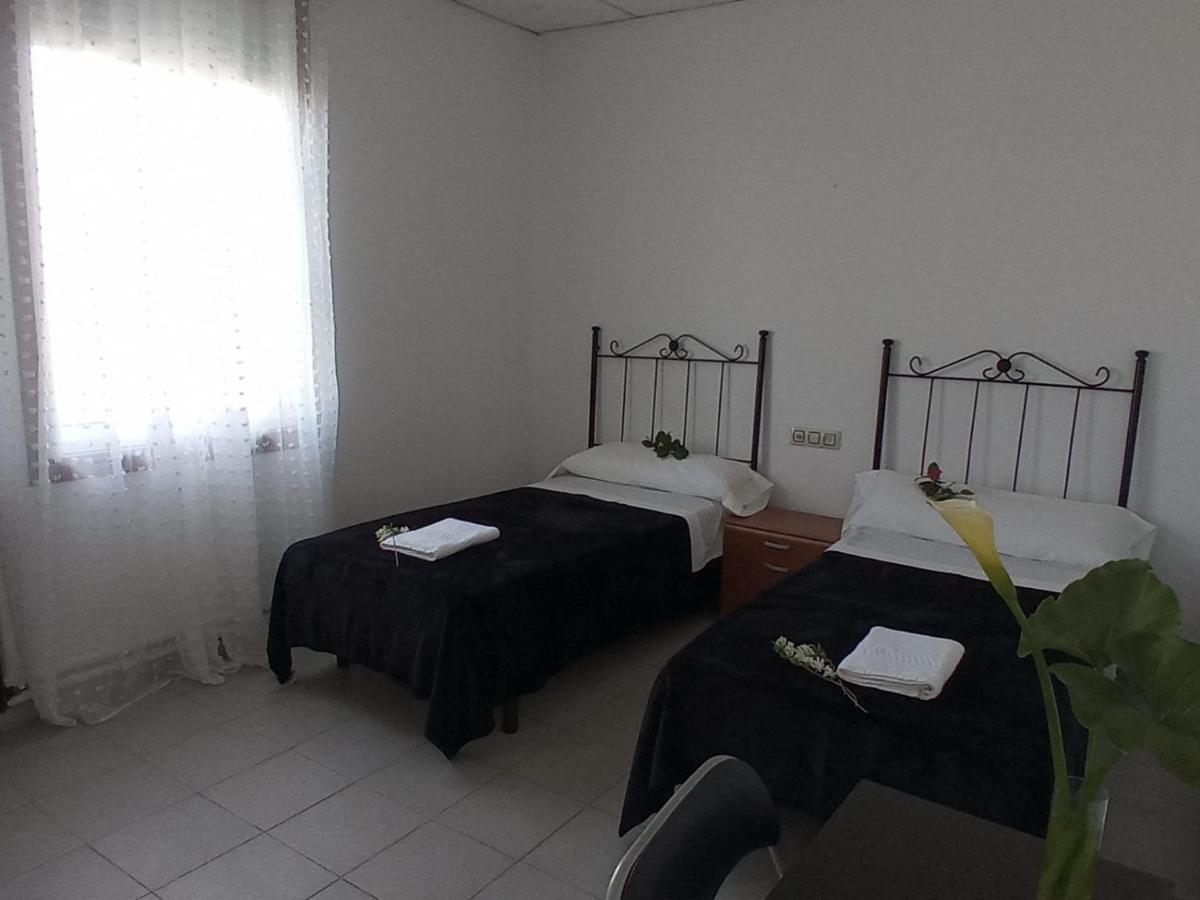 Hostal San Cristobal - Pontedeume Esterno foto